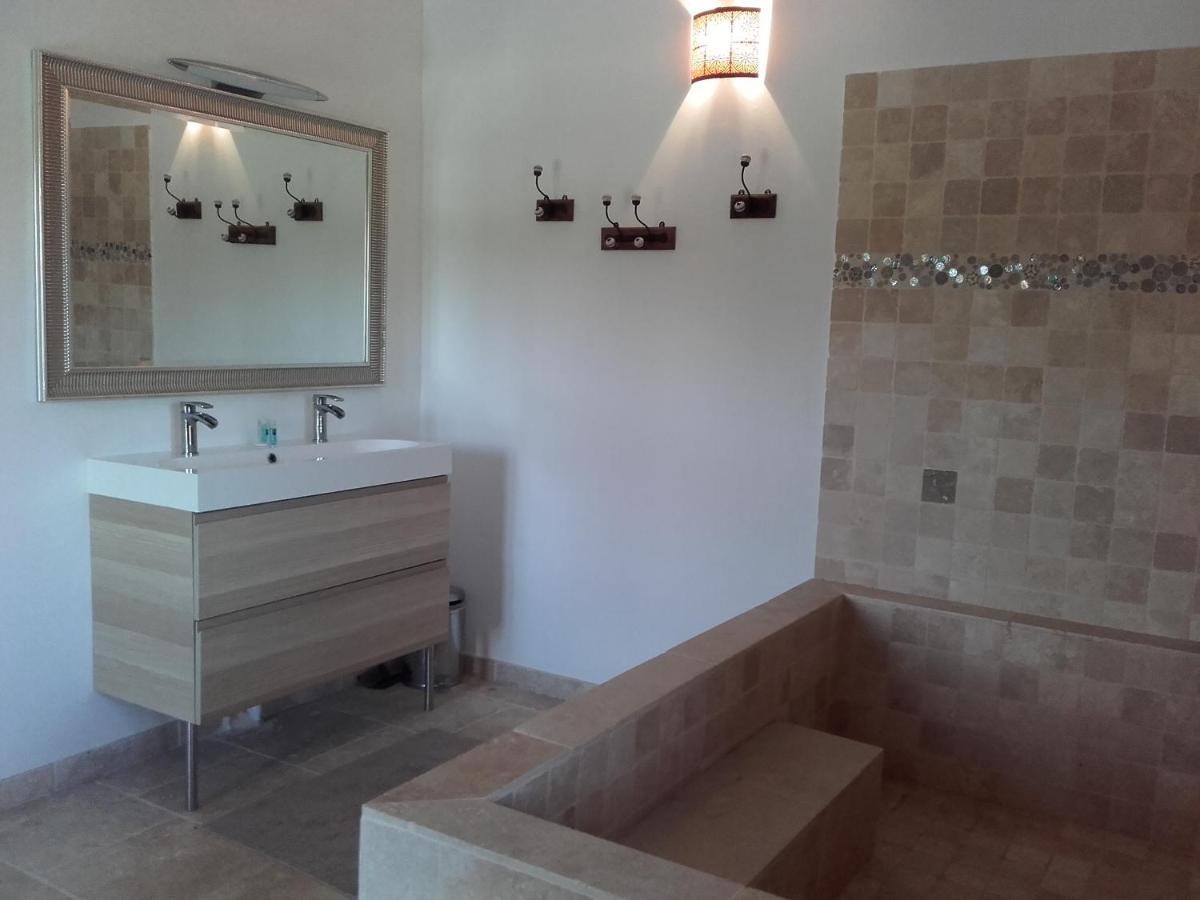 לה קסטלה La Bastide De L'Oliveraie מראה חיצוני תמונה