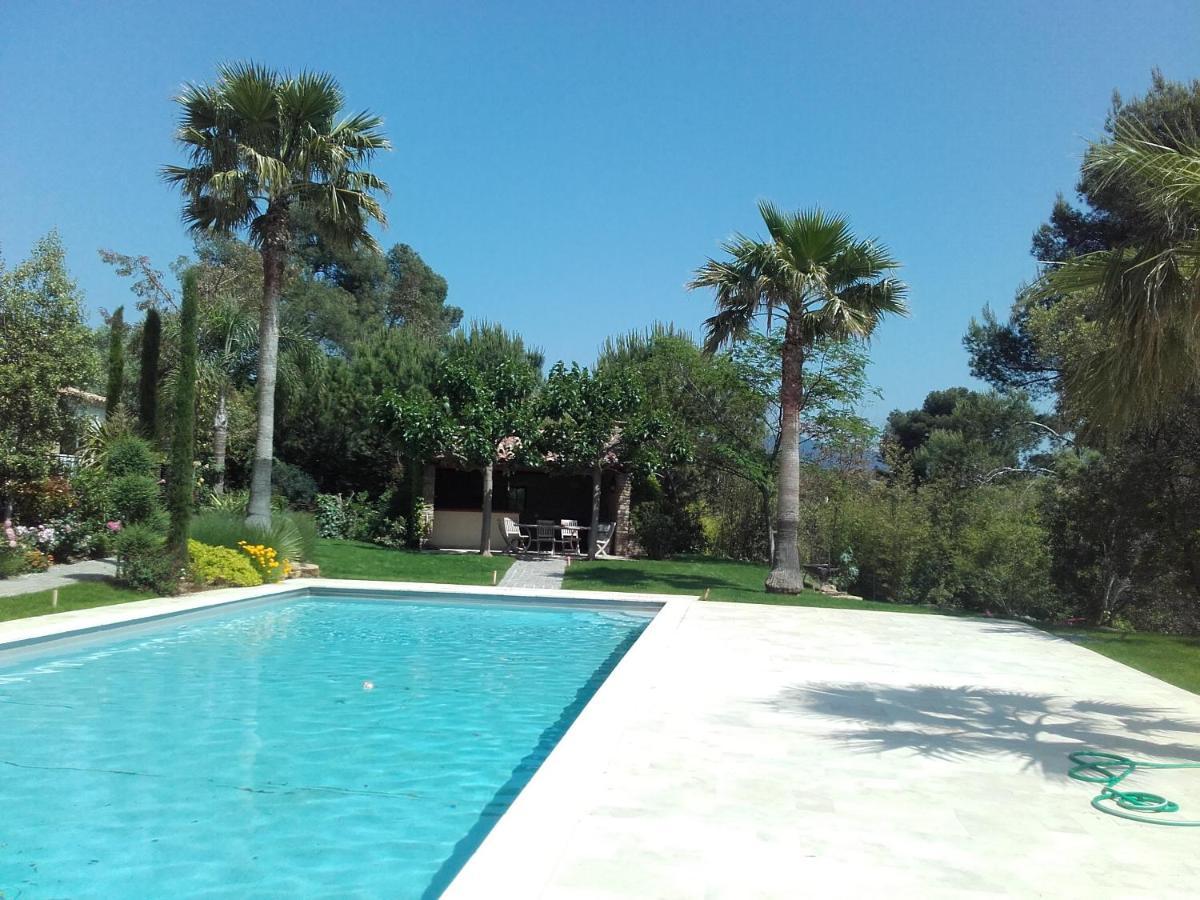 לה קסטלה La Bastide De L'Oliveraie מראה חיצוני תמונה