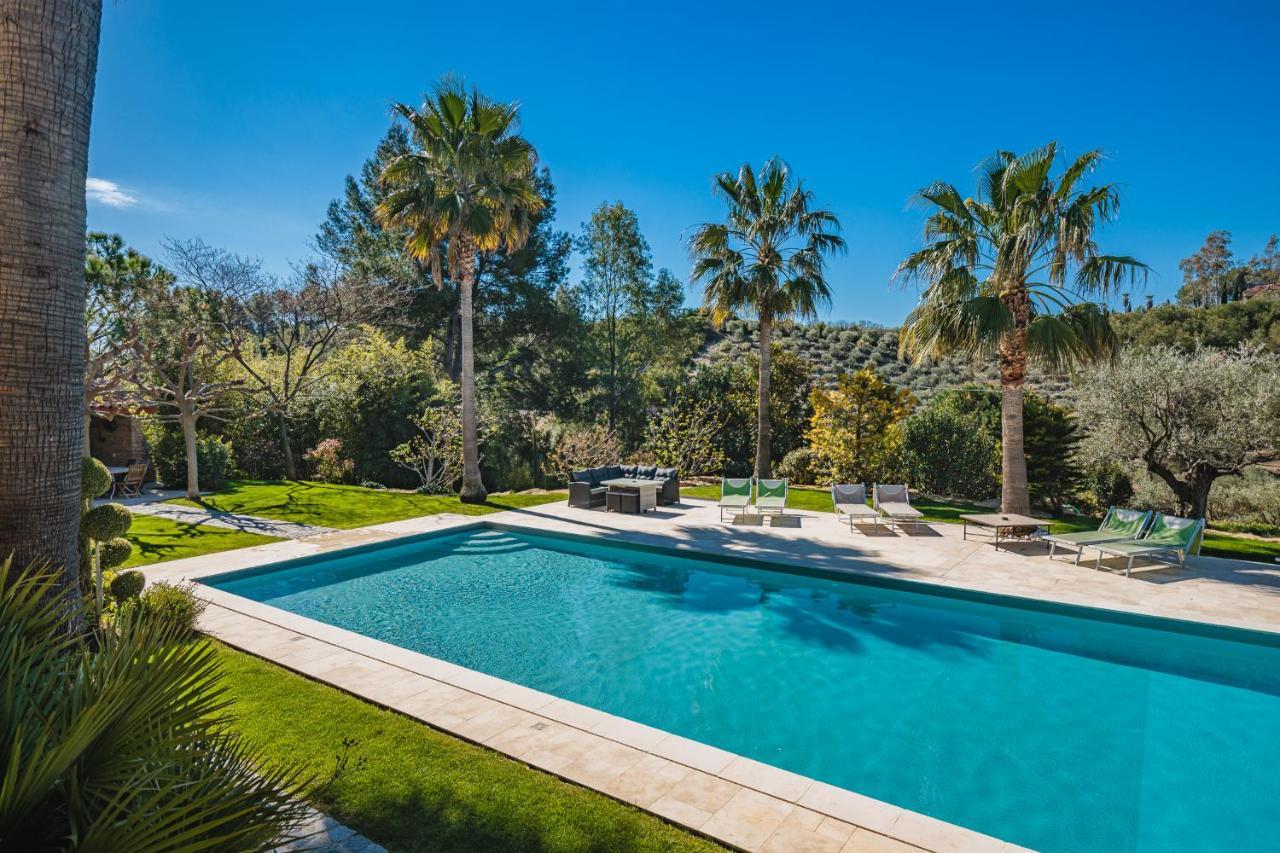 לה קסטלה La Bastide De L'Oliveraie מראה חיצוני תמונה